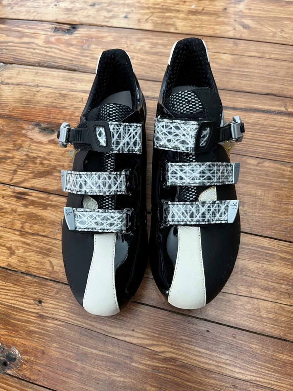 Fi’zi:k Black and White Cycling Shoes with Patterned Straps